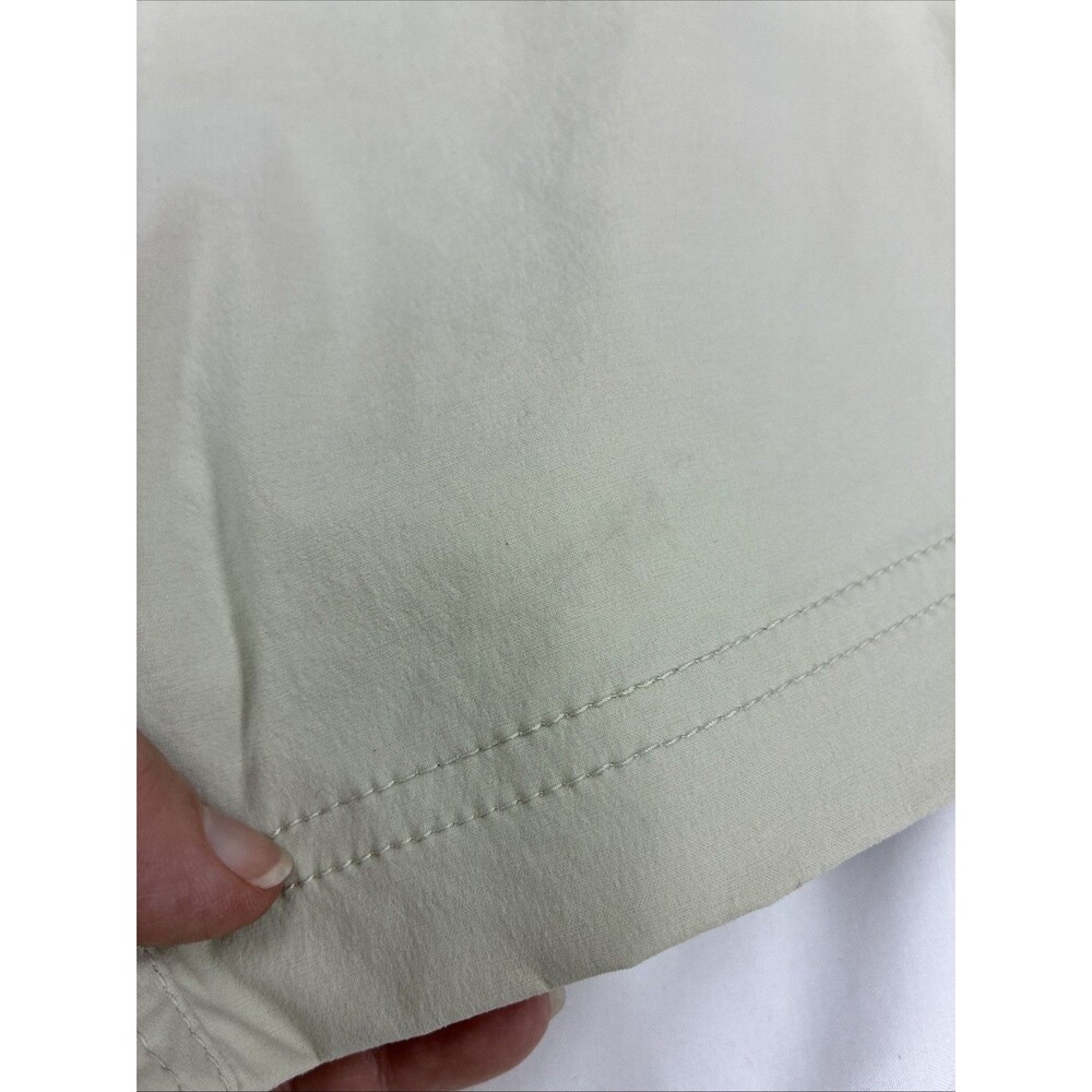 LL Bean Nylon Cropped Cargo Pants Sz 4P Tan Khaki Adjustable Waist Gorp Outdoor - Picture 7 of 16
